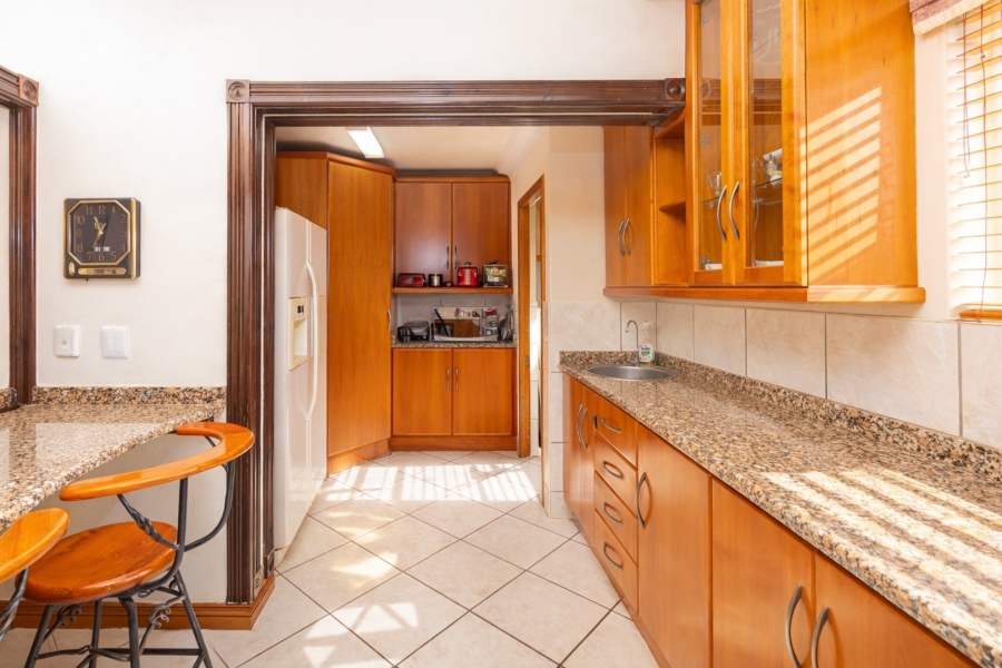 5 Bedroom Property for Sale in Caribbean Beach Club North West
